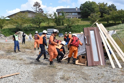 救助隊と警察による連携救助活動