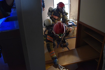 救出を行っている様子