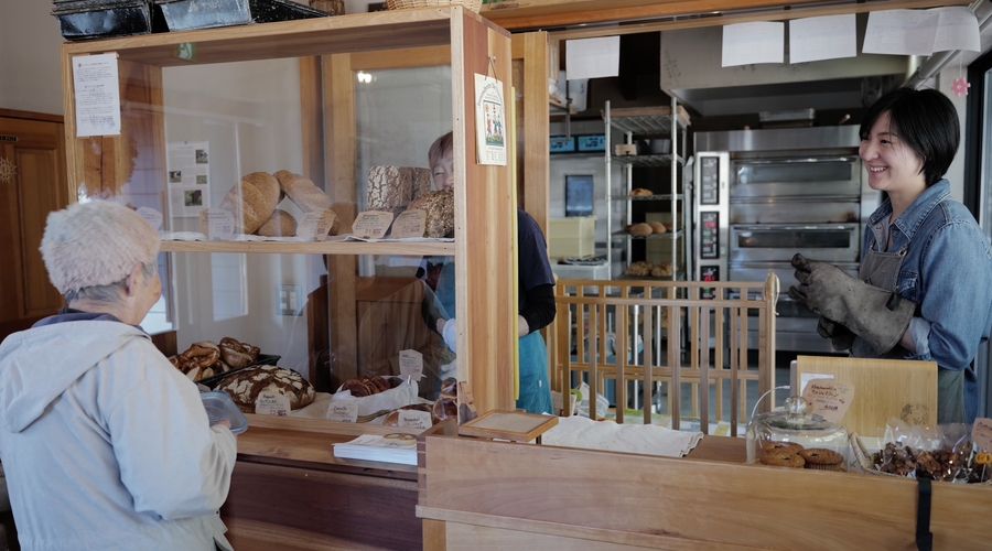 土日にはご近所の方はもちろん、県外からもお客さんが来店されます。