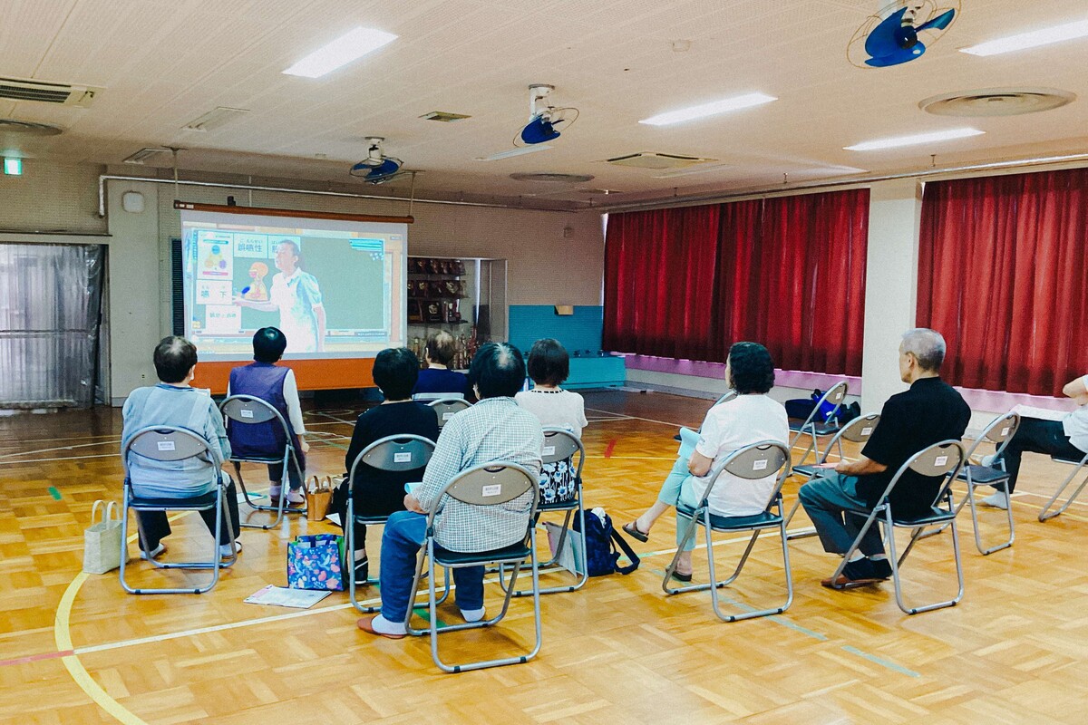 自治公民館でのオンライン講座の様子