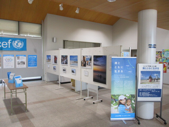 パネル展右