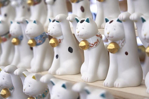 九谷焼の招き猫