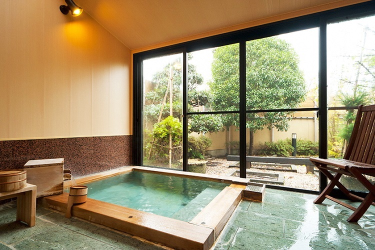 旅亭萬葉の部屋一例