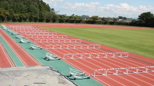 物見山陸上競技場のハードル