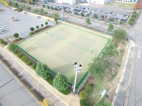 粟生運動公園テニス場