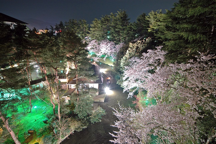 開湯1400年辰口温泉郷