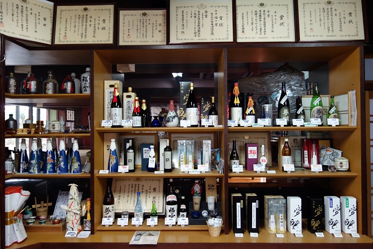 宮本酒造店の店内