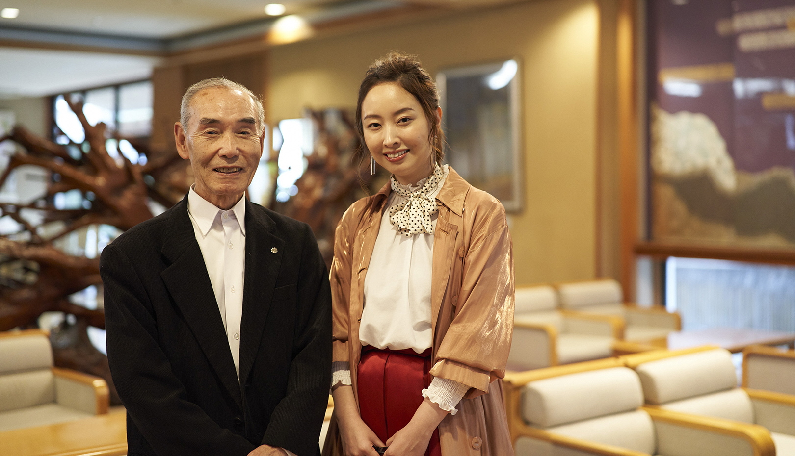 たがわ龍泉閣顧問の中村三朗さんと撮影