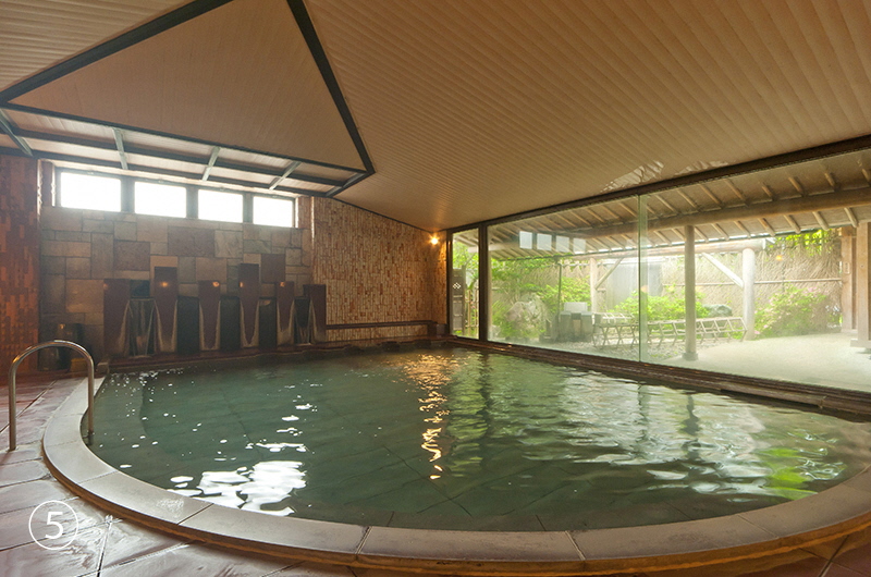 Large communal bath with sauna "Tengu Yokuden"