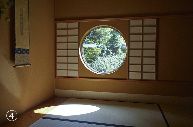A circular window in the tea room