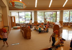 辰口保育園「図書館の日」