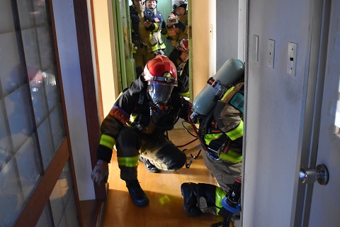 人命検索を行っている様子