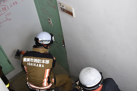 ドアの開錠活動